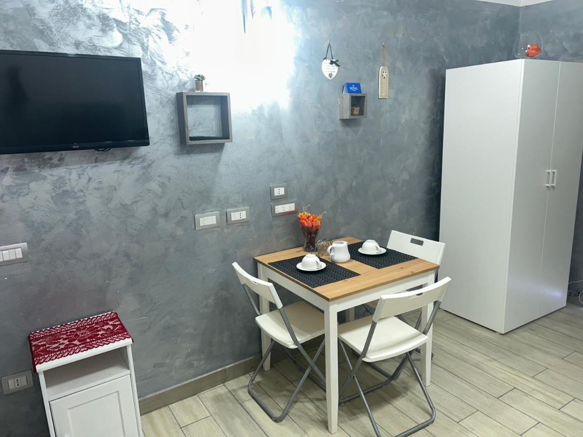 נאפולי Vico21 Guest House מראה חיצוני תמונה