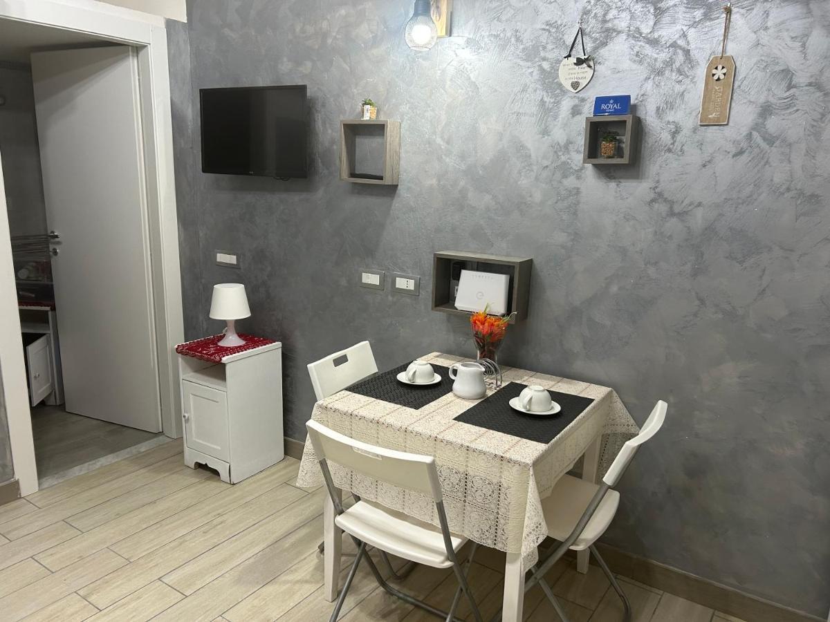 נאפולי Vico21 Guest House מראה חיצוני תמונה
